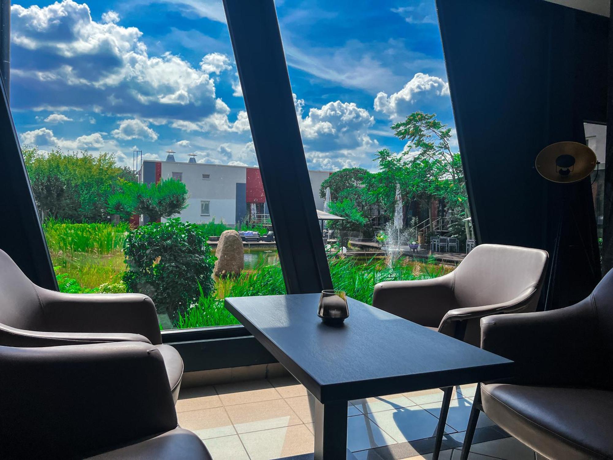 Skyhotel Мерзебург Екстериор снимка