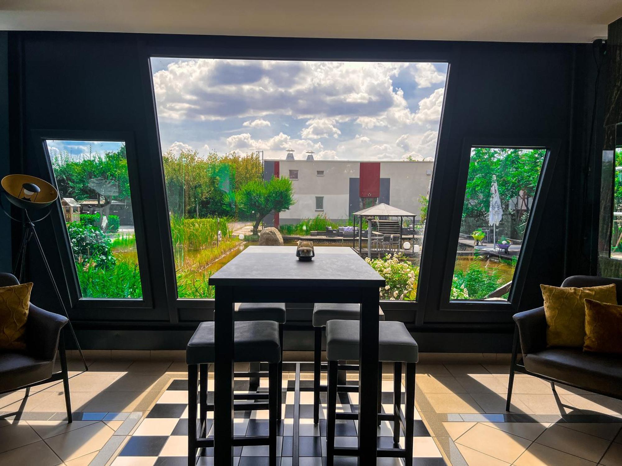Skyhotel Мерзебург Екстериор снимка