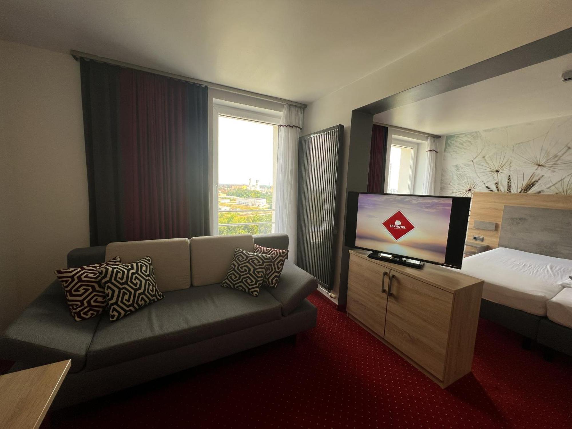 Skyhotel Мерзебург Екстериор снимка