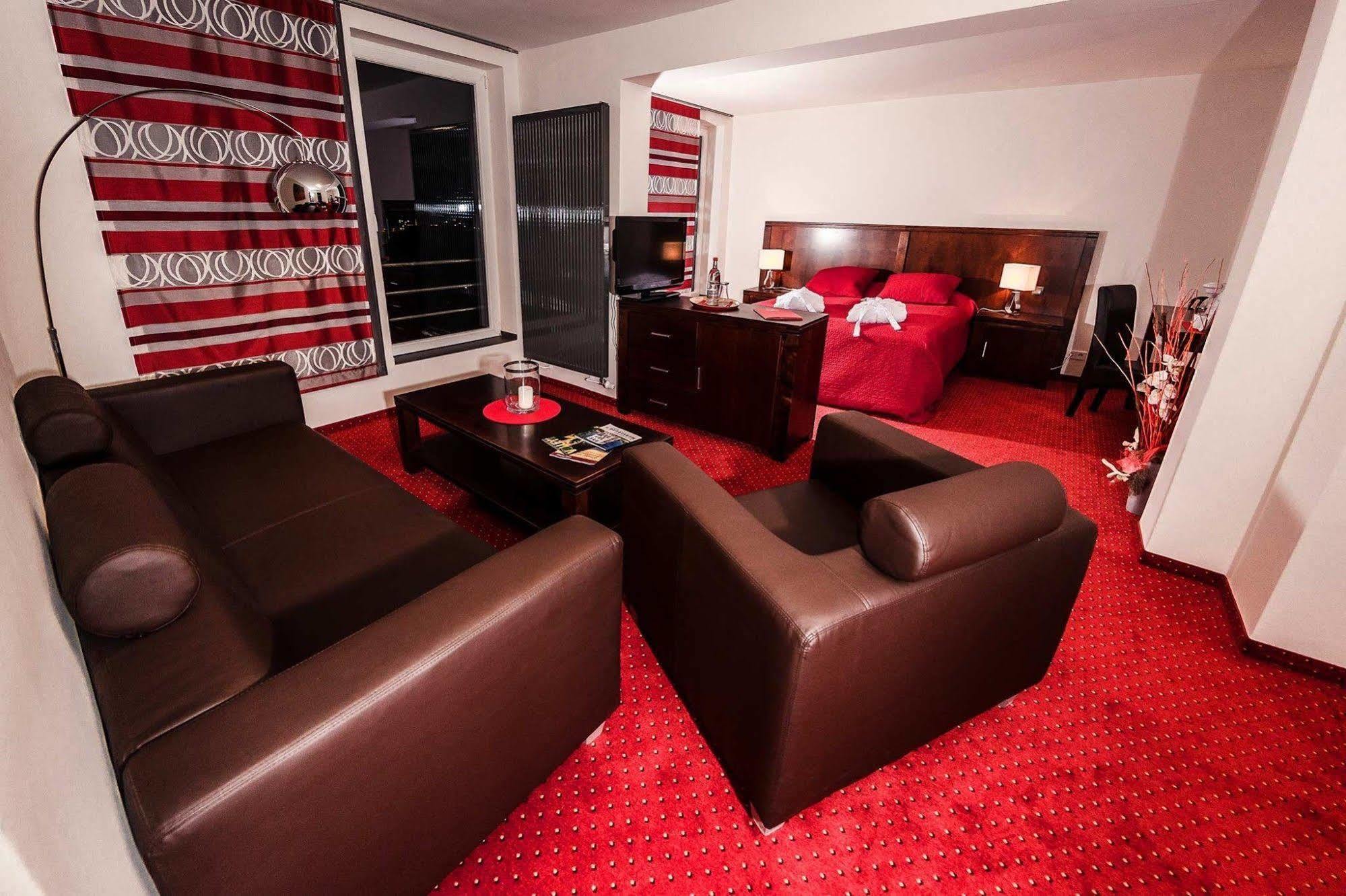 Skyhotel Мерзебург Екстериор снимка