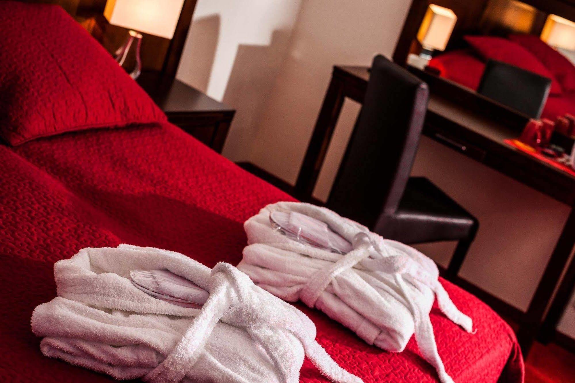 Skyhotel Мерзебург Екстериор снимка