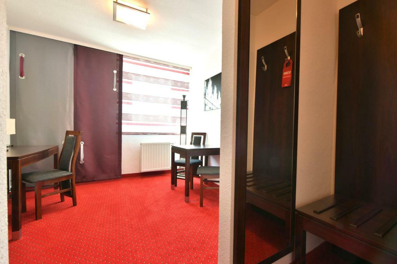 Skyhotel Мерзебург Екстериор снимка